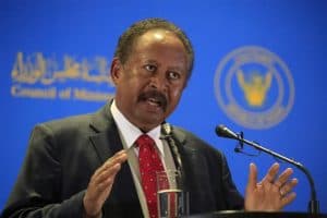 حمدوك يطالب بالوقف الفوري لإطلاق النار في السودان