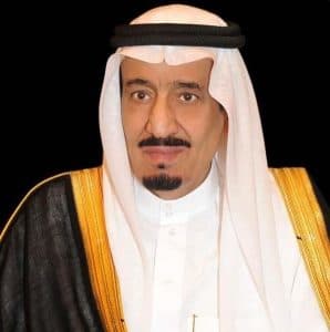 تلقى التهاني من أصحاب السمو.. خادم الحرمين يؤدي صلاة عيد الفطر بقصر السلام بجدة