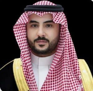 وزير الدفاع يهنئ القيادة بمناسبة عيد الفطر المبارك