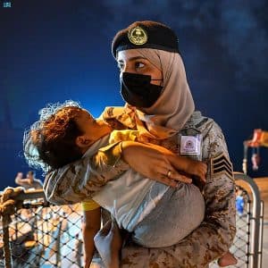 صورة “واس” لمجندة سعودية تتصدر وسائل الإعلام ووكالات الأنباء العالمية
