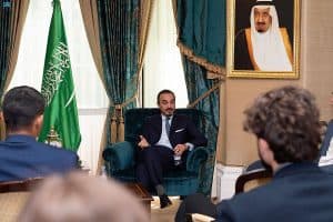 سموُّ سفيرِ المملكة لدى بريطانيا يستقبل طلاب جامعة “أكسفورد”