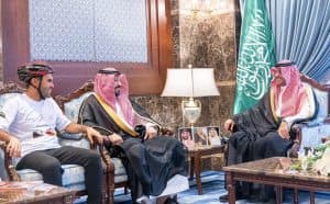 محافظ الأحساء يستقبل الرحالة اليحيا