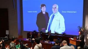 منح جائزة نوبل للطب للمجرية كاتالين كاريكو والأمريكي وايزمان