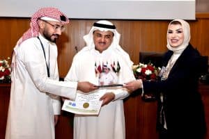 تكريم الخضري في الملتقى الخليجي للتدريب بالكويت