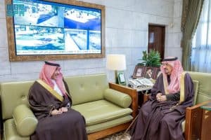 أمير منطقة الرياض يستقبل وزير الإعلام