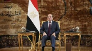 الرئيس المصري يأمر بزيادة الحد الأدنى للأجور بنسبة 50%