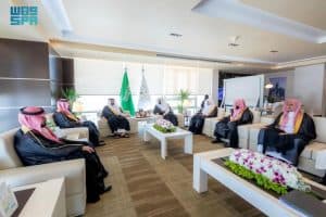 رئيس ديوان المظالم ووزير الاتصالات يتفقان على تعزيز الخدمات الرقمية في القضاء الإداري