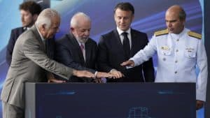 ماكرون ولولا يدشنان غواصة برازيلية صنعت بتكنولوجيا فرنسية
