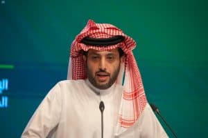 تركي آل الشيخ يعلن أسماء أبطال العالم المشاركين في نزال الملاكمة العالمي