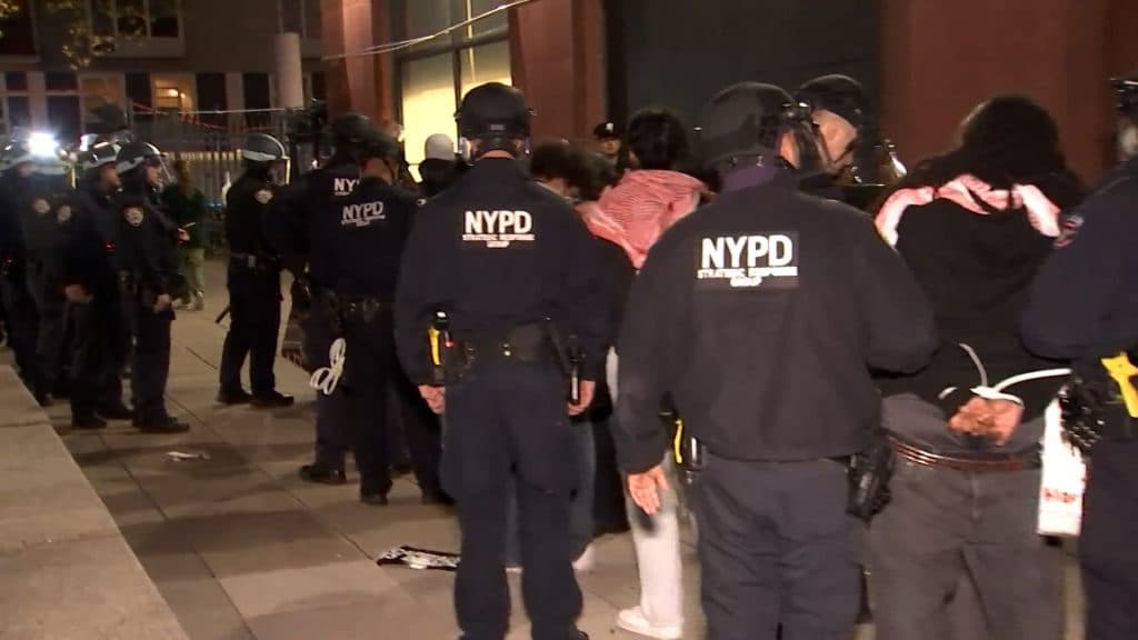 nc_pkg_wnbc_nyu_arrests_240422-hfiu83