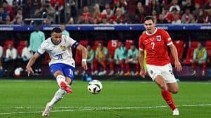 فرنسا تفوز على النمسا بهدف عكسي في كأس اوروبا
