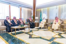 أمير الشرقية يهنئ نادي الجبيل بمناسبة صعودهم إلى دوري “يلو”