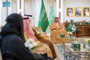 هنآهم بالثقة الملكية بهم.. أمير الجوف ونائبه يستقبلان أعضاء مجلس الشورى من أبناء وبنات المنطقة