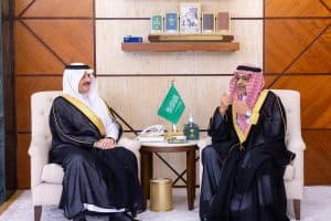أمير المنطقة الشرقية يستقبل رئيس مجلس إدارة جمعية نمو للتوحد