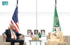 رئيس “الغذاء والدواء” يستقبل حاكم ولاية إنديانا الأمريكية