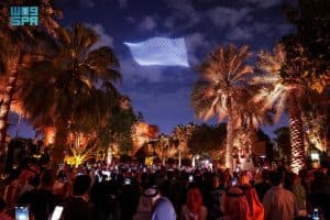 نور الرياض يضيء سماء العاصمة من 3 مراكز