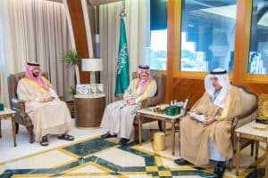 أمير المنطقة الشرقية يرعى توقيع عقود استثمارية للنقل البحري وكورنيش الحمراء وخور الدمام وجامعة تعليمية