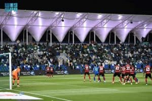 الرياض يتغلب على الفتح بهدفين لهدف