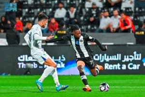 التعادل الإيجابي يحسم مواجهة الشباب والفتح