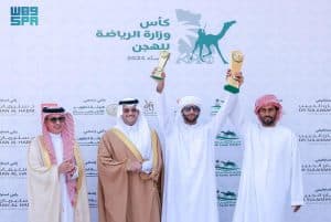 محافظ الأحساء يُتوج الفائزين في كأس وزارة الرياضة للهجن