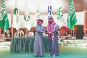 الأمير الوليد بن طلال يكرم فواز الشقيري