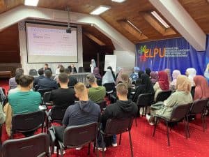 “الندوة العالمية”: تدريب 116 معلمًا في مهارات اللغة العربية حول العالم