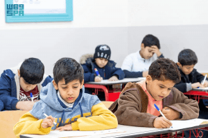 وسط منظومة مكتملة من الخدمات.. آلاف الطلاب يؤدون اختبارات نهاية الفصل الدراسي الثاني لعام 1446هـ بجميع المناطق
