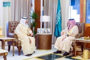 أكد عمق الروابط الأخوية بين البلدين.. أمير المنطقة الشرقية يستقبل سفير المملكة لدى البحرين