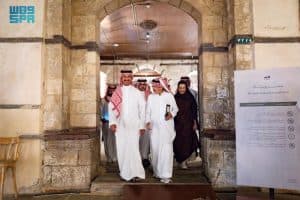 وزير السياحة يزور جدة ويتجول في معالمها