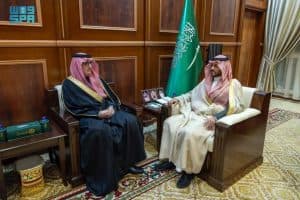 نائب أمير حائل يستقبل رئيس جمعية القريّة المختصة بالتراث