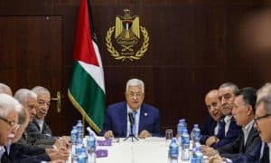 حركة فتح تدعو حماس إلى “مغادرة المشهد الحكومي”