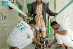 مركز الأطراف الصناعية في عدن يقدم خدماته الطبية لـ 372 مستفيدًا خلال شهر مارس الماضي