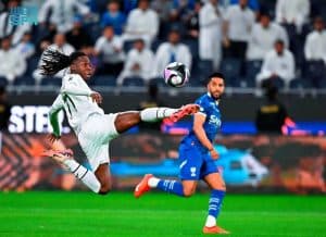 مواجهة الهلال والشباب تنتهي بالتعادل 2-2