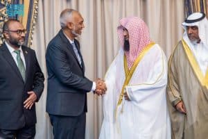 أشاد بجهود المملكة في خدمة الإسلام والمسلمين.. رئيس المالديف يستقبل د. صلاح البدير إمام الحرم النبوي