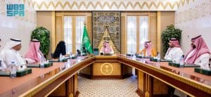 دشّن مبادرة “حصر” وأكد أهمية الحفاظ على التراث الوطني.. أمير القصيم يرأس اجتماع فريق حوكمة المواقع التاريخية بالمنطقة