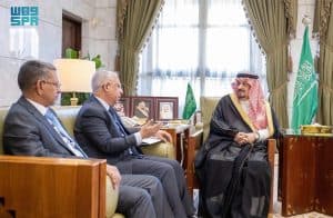 ناقشا الموضوعات ذات الاهتمام المشترك.. أمير منطقة الرياض يستقبل السفير الموريتاني لدى المملكة