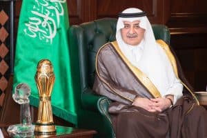 أمير تبوك يستقبل نادي نيوم ويبارك لهم تتويجهم بلقب دوري يلو والصعود إلى دوري روشن