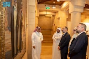رئيس الشؤون الدينية التركي يزور معالم ثقافية بالرياض ويطلع على مقتنياتها ومعروضاتها التاريخية