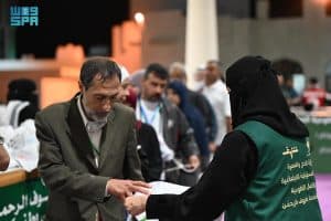 200 كم يقطعها متطوعو تبوك يوميًّا لخدمة ضيوف الرحمن في مدينة الحجاج بـ “حالة عمار”