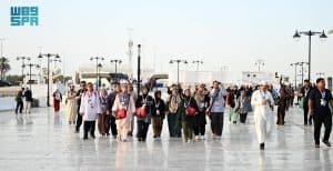 ضيوف الرحمن يتوافدون إلى المدينة المنورة