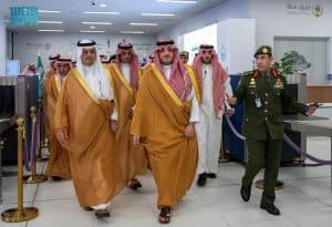 وزير الداخلية يزور صالة مبادرة طريق مكة في مطار الملك عبدالعزيز الدولي بجدة
