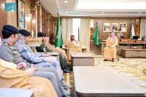 حثهم على مضاعفة الجهود في خدمة الوطن.. أمير جازان يستقبل القيادات الأمنية بالمنطقة