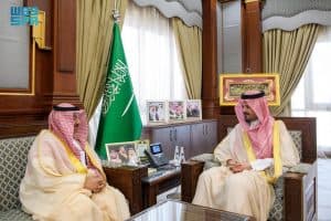 أمير المدينة المنورة يستقبل المدير العام لفرع المركز الوطني لتنمية الغطاء النباتي ومكافحة التصحر بالمنطقة