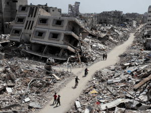 استشهاد 10 فلسطينيين في قصف الاحتلال الإسرائيلي منازل ومخيمات قطاع غزة