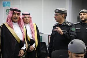 وزير الإعلام يزور مركز العمليات الأمنية الموحدة (911) بمنطقة مكة المكرمة