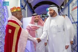 “وزير الحج” يزور معرض “من كل فج عميق” في مشعر منى