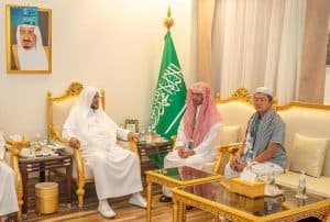 وزير الشؤون الإسلامية يستقبل عضو البرلمان التايلندي والقاضي الأول بمحكمة الاستئناف في بانكوك