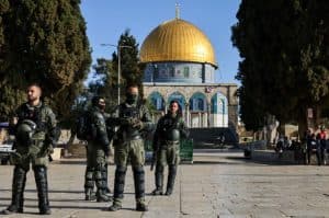 الاحتلال الإسرائيلي يغلق المسجد الأقصى والحرم الإبراهيمي