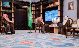 تسلم التقرير السنوي لمنجزاته لعام 2024.. أمير الباحة يستقبل مدير فرع “الموارد البشرية” بالمنطقة