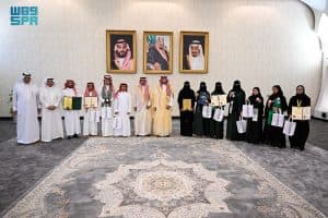 مُحافظ الطائف يُكرّم طلاب التعليم الحاصلين على جوائز دولية في معرض “ITEX” الدولي 2025